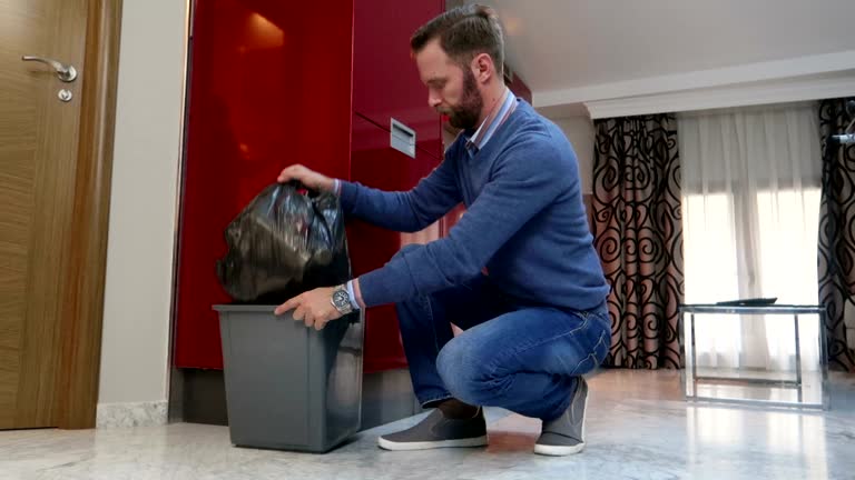 Best Retail Junk Removal  in Edwardsburg, MI